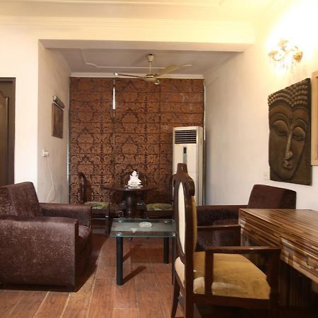 Oyo 358 Sarojini Nagar Hotel New Delhi Eksteriør billede