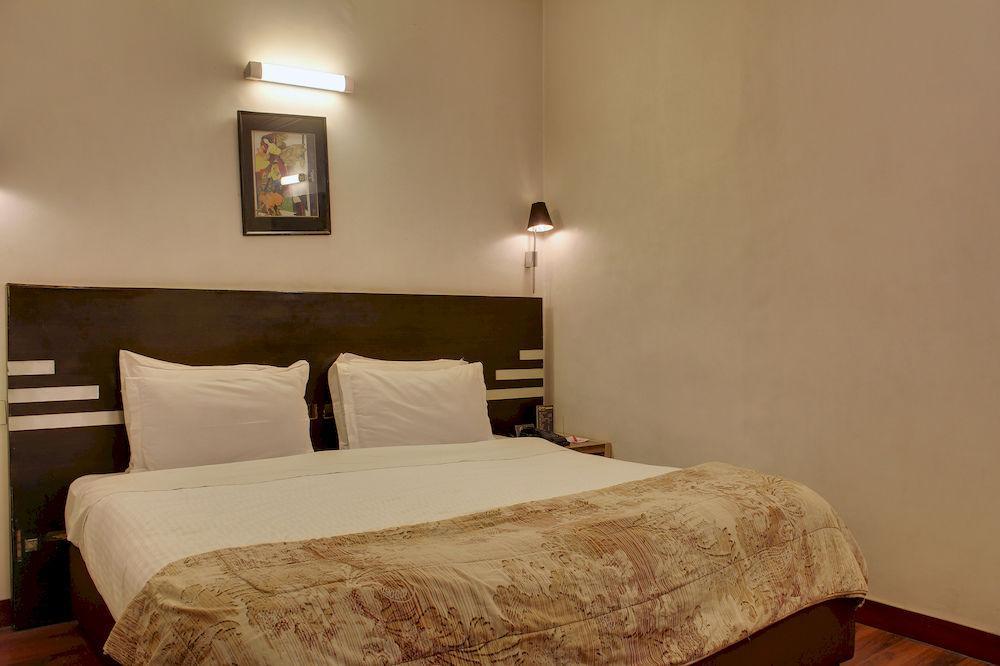Oyo 358 Sarojini Nagar Hotel New Delhi Eksteriør billede